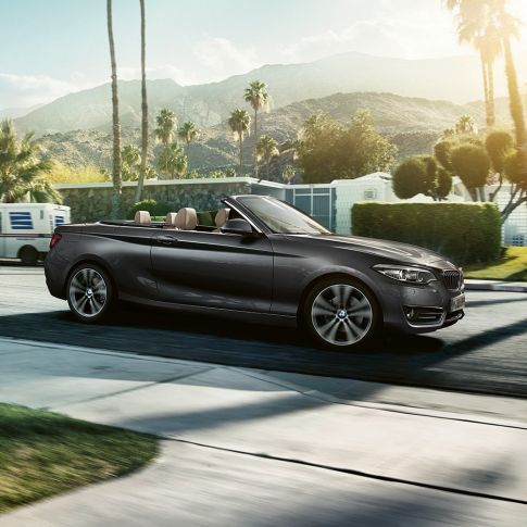 BMW Série 2 Cabriolet en mouvement, vue de profil F23 BMW Série 2 Cabriolet en mouvement, vue de profil F23