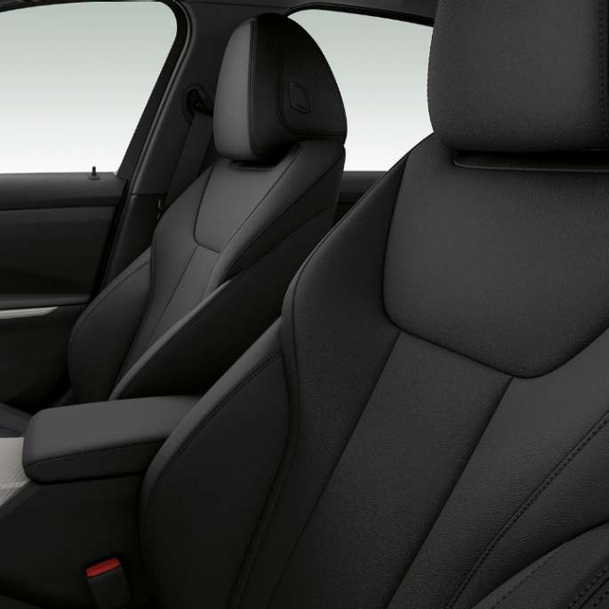 BMW Série 3 Berline, siège avant du Modèle Advantage. Gros plan latéral des sièges avant de la BMW Série 3 Berline, dotée de l’équipement du Modèle Advantage.