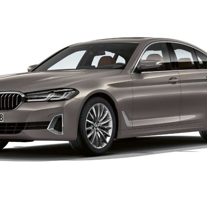 BMW Série 5 Berline G30 Luxury Line, avant BMW Série 5 Berline 520d xDrive G30 2020 Luxury Line en Berninagrau, vue de trois quarts avant