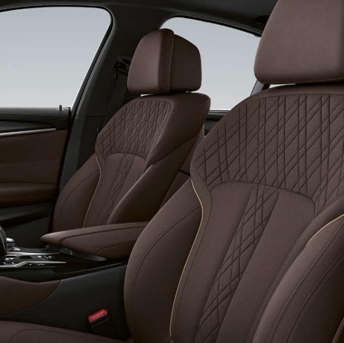 BMW Série 5 Berline G30 Luxury Line, sellerie Sellerie en cuir Nappa Mokka exclusif avec surpiqûre exclusive et passepoil contrasté de l’habitacle de la BMW Série 5 Berline 520d xDrive G30 2020 Luxury Line