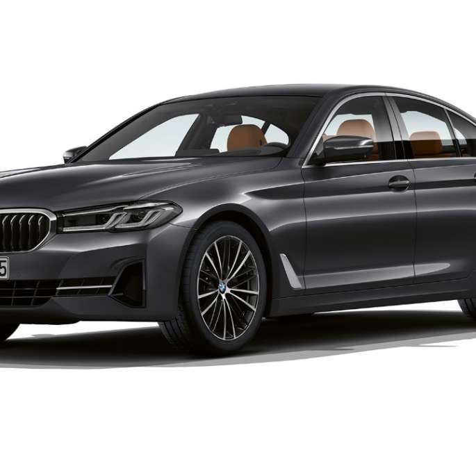 BMW Série 5 Berline G30, Modèle de base Équipement de base de la BMW Série 5 Berline 540i G30 2020 en Sophistograu, vue de trois quarts avant