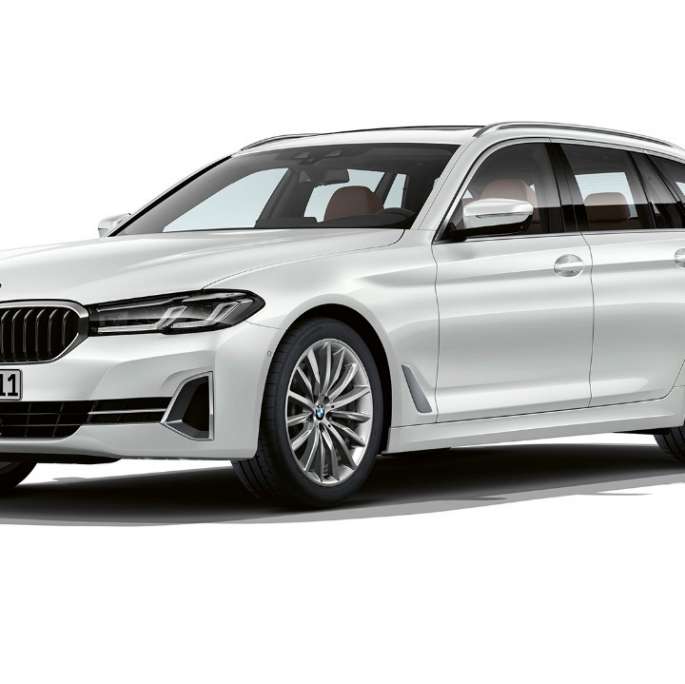 BMW Série 5 Touring G31 Luxury Line, avant BMW Série 5 Touring 530i G31 2020 Luxury Line en Mineralweiß, vue de trois quarts avant