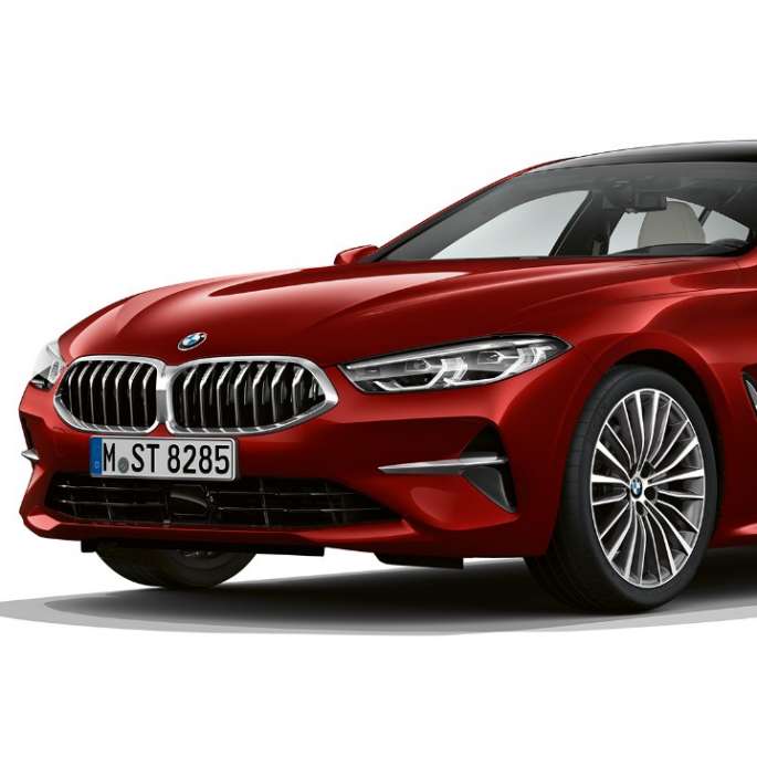 Modèle de base vue de trois quarts avant BMW Série 8 Gran Coupé, modèle de base, vue de trois quarts avant