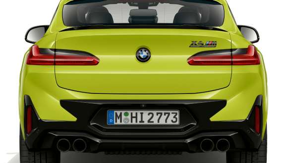 Design arrière de la BMW X4 M Competition F98 LCI restylage 2021 BMW X4 M Competition F98 LCI Facelift 2021 Sao Paulo Gelb design arrière