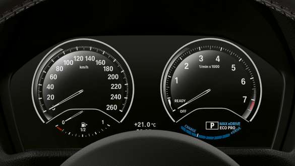 Tableau de bord de la BMW X2 xDrive25e Plug-in Hybrid-habitacle BMW X2 xDrive25e F39 2020 Plug-in Hybrid habitacle tableau de bord