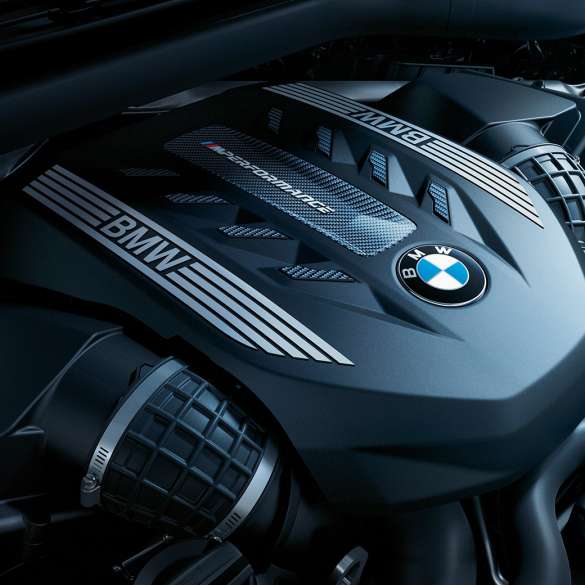 BMW X6, moteurs G06. Gros plan du moteur de la BMW X6 G06.