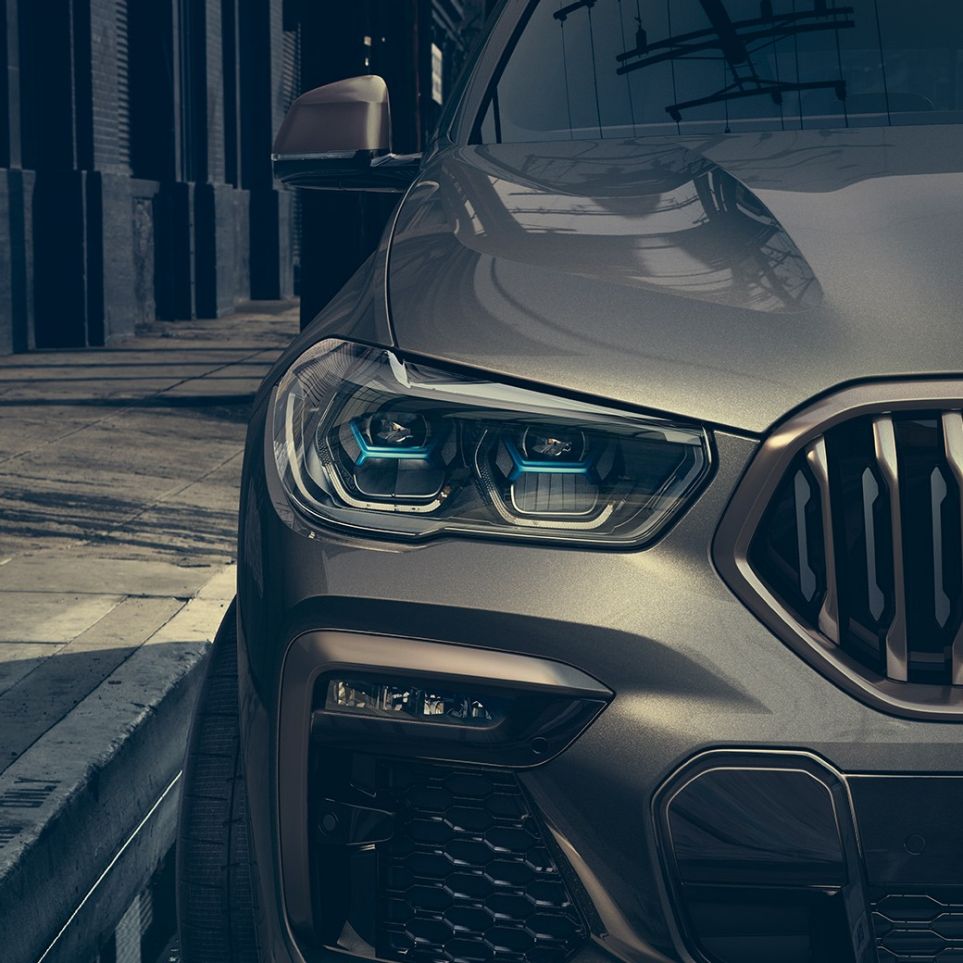 Laser BMW G06. Gros plan de la BMW X6 avec vue sur l’éclairage au laser G06.