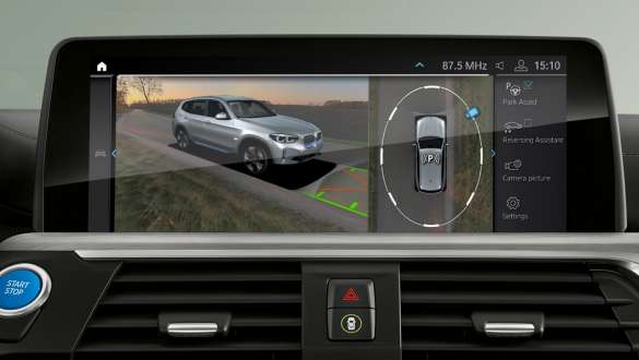 Parking Assistant Pack Plus BMW iX3 SUV G08 Parking Assistant Pack Plus de la BMW iX3 SUV G08 2020, Control Display et habitacle