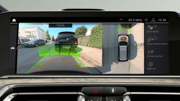 Parking Assistant Pack Plus G07 Parking Assistant Pack Plus : Gros plan du panneau de commande du conducteur G07