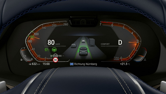 Driving Assistant Pack Professional Driving Assistant Pack Professional Gros plan du panneau de commande du conducteur