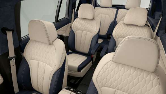 BMW X7 SUV en configuration six places G07 Vue en plongée diagonale sur les six places de la BMW X7 SUV G07