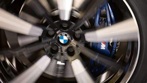 Cache-moyeu BMW fixe Vue en gros plan cache-moyeu BMW fixe