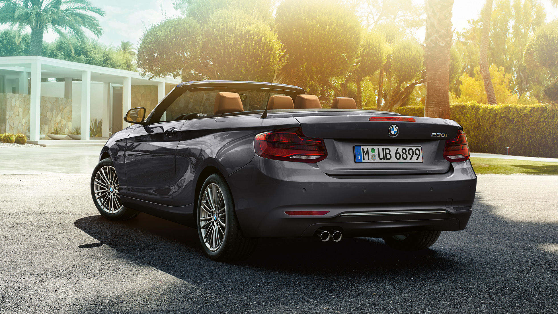 BMW Série 2 Cabriolet, vue de trois quarts de la poupe BMW Série 2 Cabriolet, vue de trois quarts de la poupe