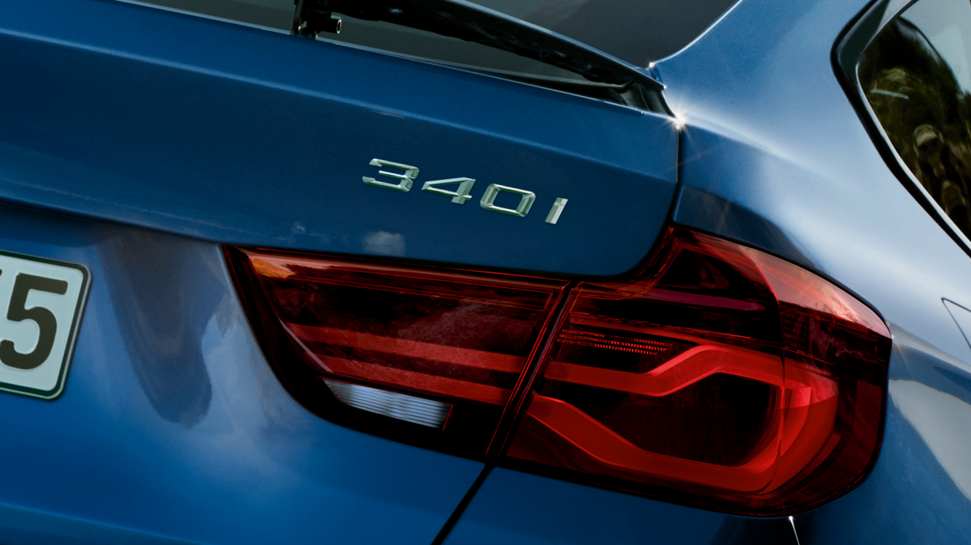 BMW Série 3 Gran Turismo, insigne du modèle à l’arrière BMW Série 3 Gran Turismo, insigne du modèle à l’arrière