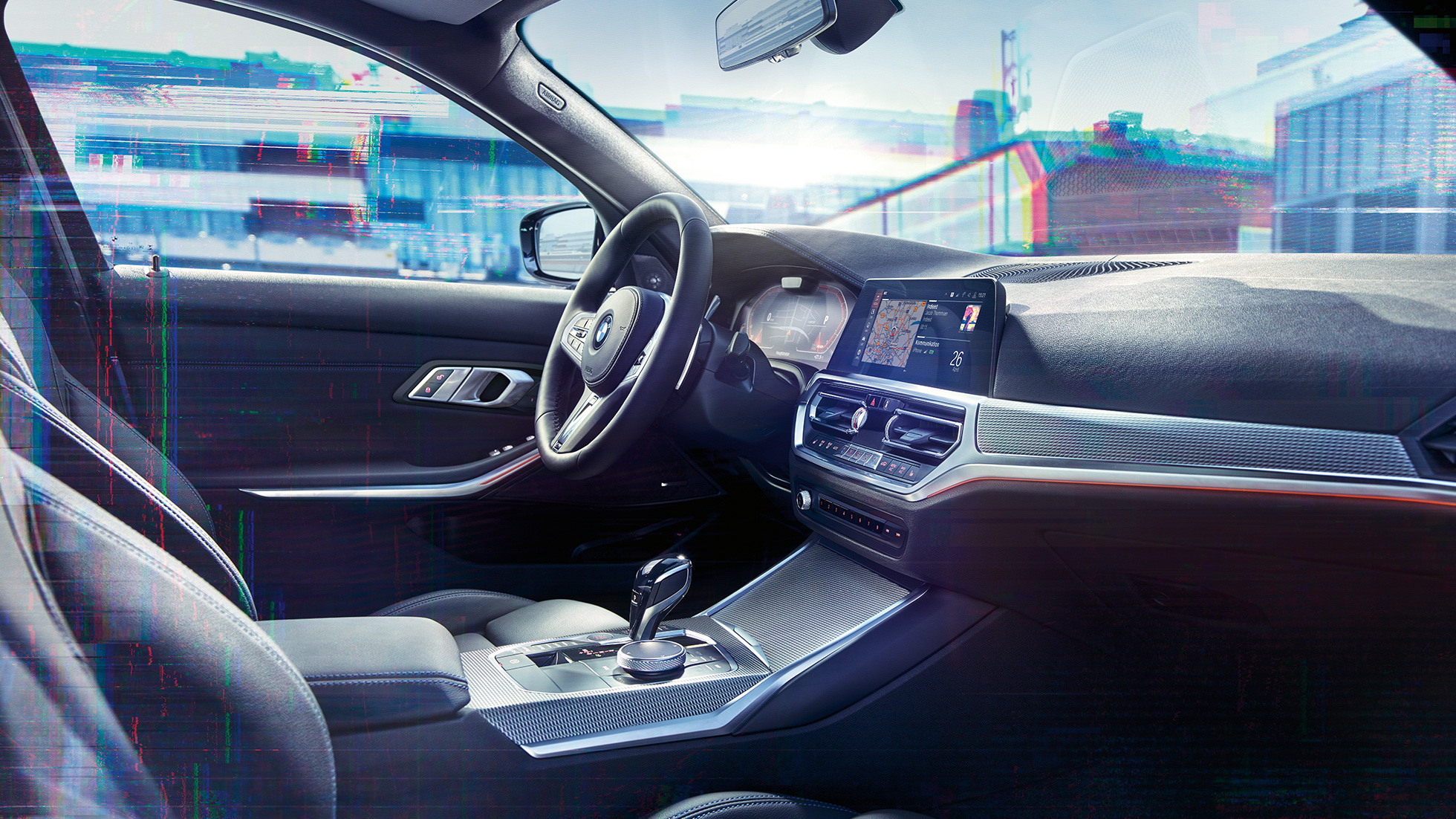 BMW Série 3 Berline, combiné d'instrumentation. Détail de l'habitacle de la BMW Série 3 Berline avec vue latérale sur le poste de conduite et combiné d'instrumentation avec affichage M spécifique.