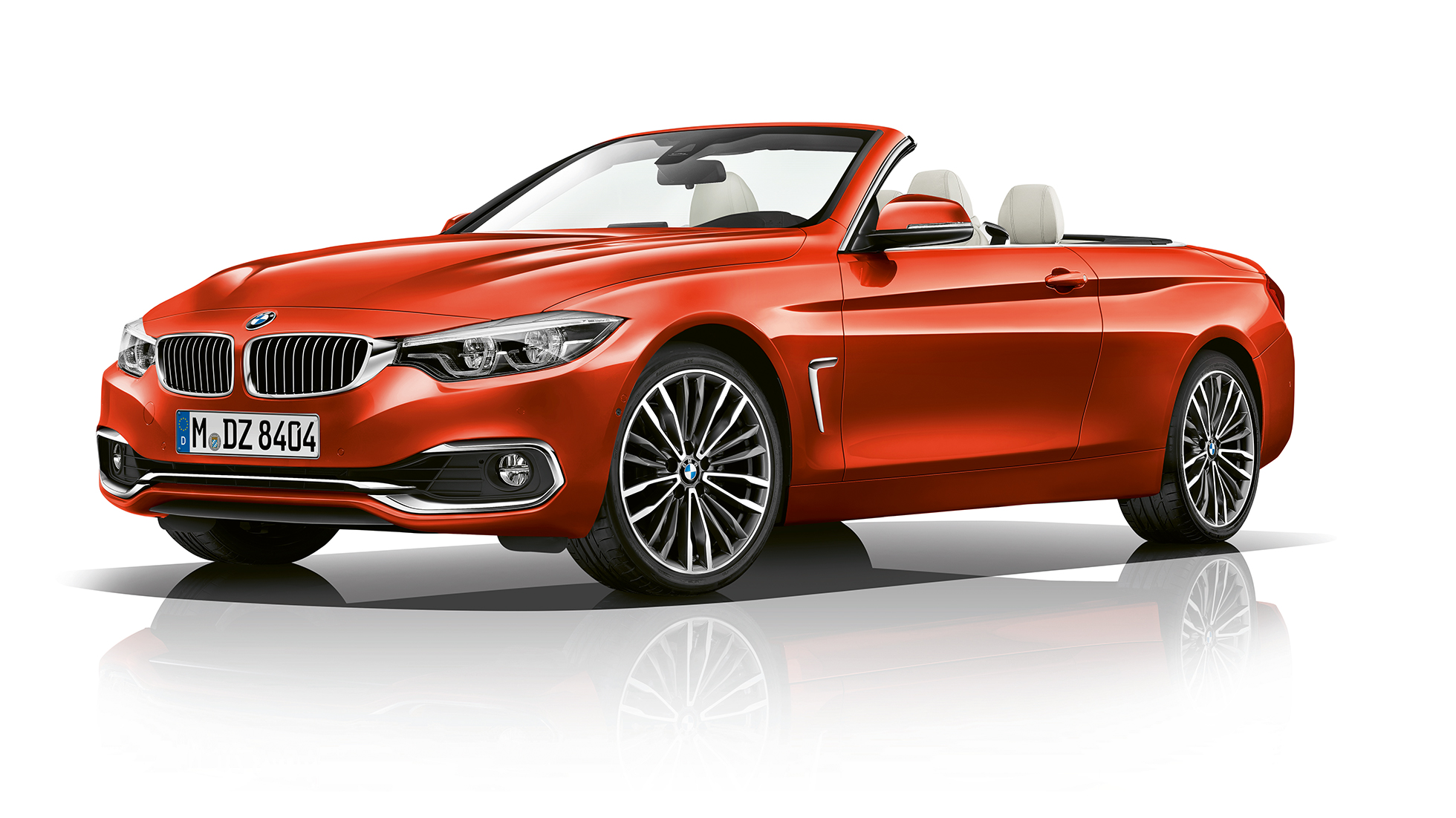 BMW Série 4 Cabriolet, Modèle Luxury, vue de trois quarts face BMW Série 4 Cabriolet, Modèle Luxury, vue de trois quarts face