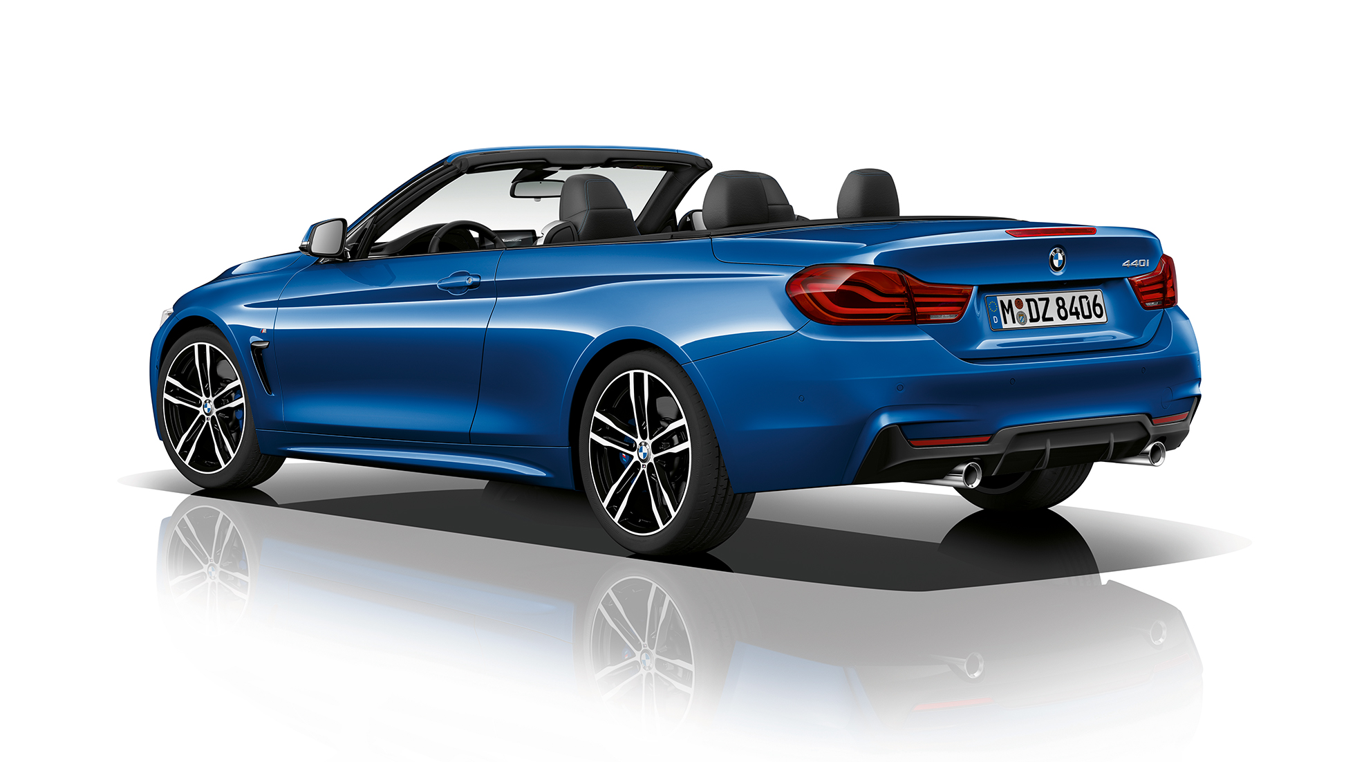 BMW Série 4 Cabriolet, Modèle M Sport, vue de trois quarts de la poupe BMW Série 4 Cabriolet, Modèle M Sport, vue de trois quarts de la poupe