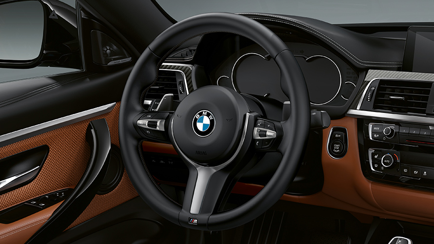 BMW Série 4 Coupé, volant BMW Individual. BMW Série 4 Coupé, volant BMW Individual.