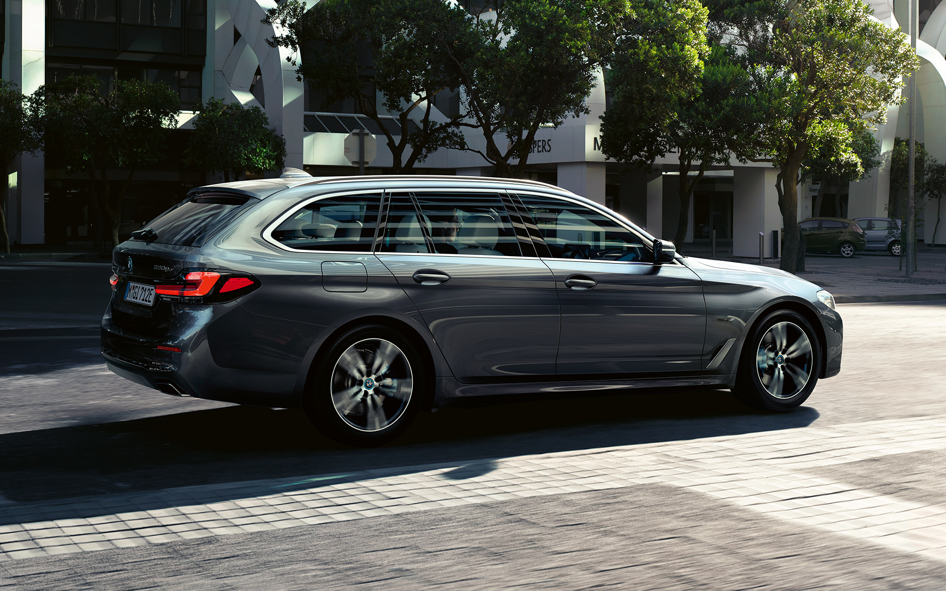 BMW Série 5 Touring G31 restylage 2020 Sophistograu 7/8 vue de profil