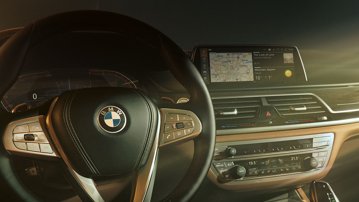 BMW Série 7 Berline, BMW Remote Software Upgrade BMW Remote Software Upgrade : vue en gros plan du combiné des instruments