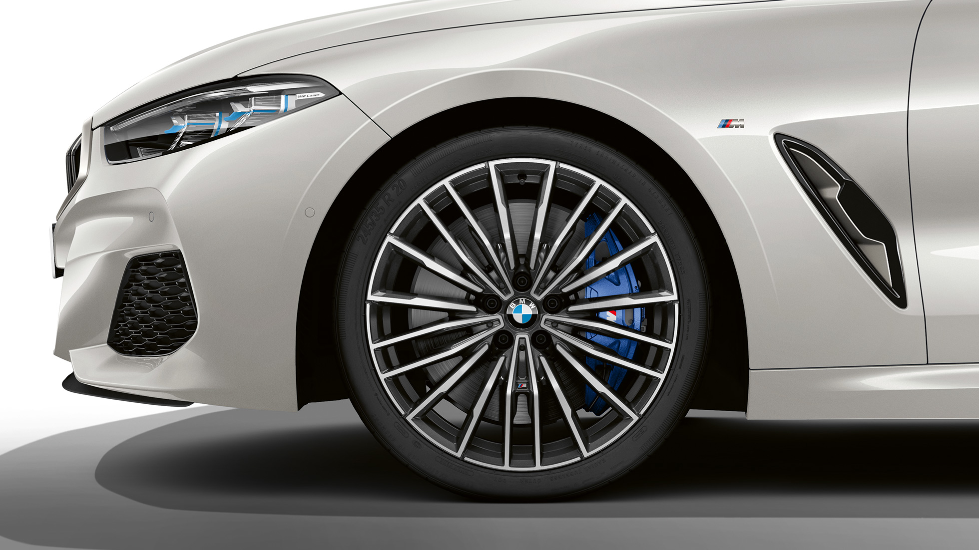 BMW M850i xDrive, jantes en alliage léger de 20" style 729 M à rayons multiples G14. BMW M850i xDrive, jantes en alliage léger de 20" style 729 M à rayons multiples G14.