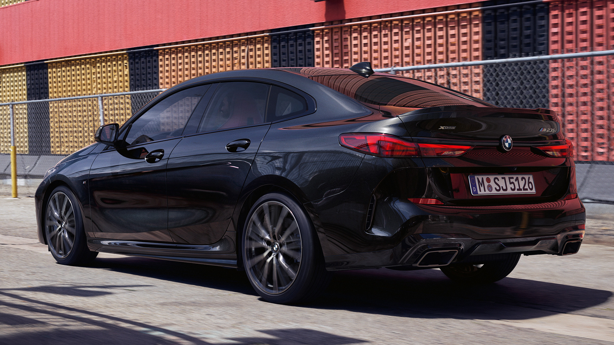 BMW M235i xDrive Gran Coupé, vue de trois quarts arrière F44 BMW M235i xDrive Gran Coupé 2020 Black Sapphire metallic F44, vue de trois quarts arrière, extérieur
