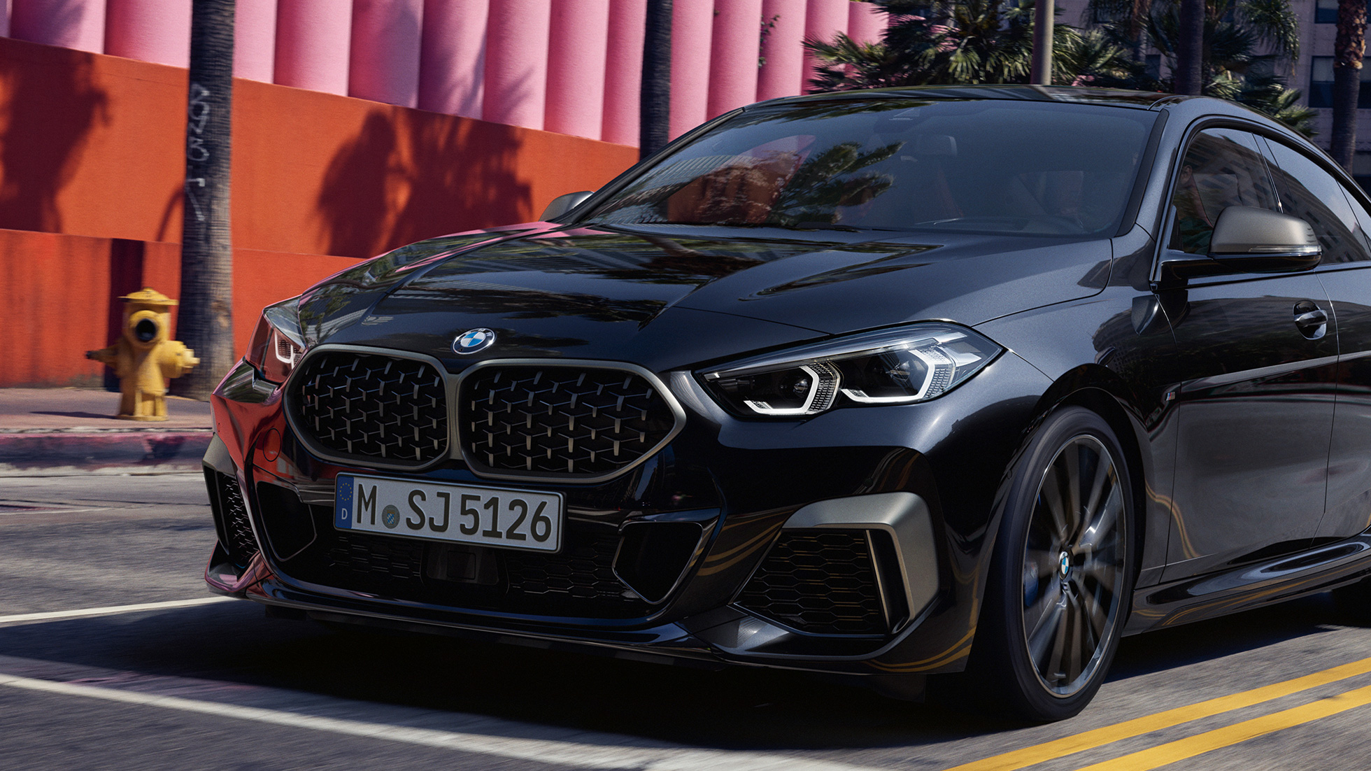 Design avant, BMW M235i xDrive Gran Coupé F44 Design avant de la BMW M235i xDrive Gran Coupé 2020 Black Sapphire metallic F44, vue de trois quarts face