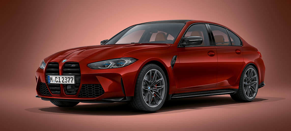 BMW Individual Aventurinrot metallic BMW M3 Berline G80 2020 BMW M3 Berline BMW Individual Aventurinrot metallic G80 2020, vue de trois quarts avant à l'arrêt