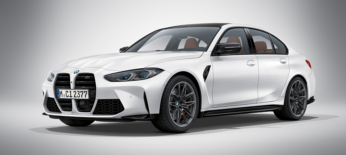 BMW Individual Frozen Brilliant White metallic BMW M3 Berline G80 2020 BMW M3 Berline BMW Individual Frozen Brilliant White metallic G80 2020, vue de trois quarts avant à l'arrêt