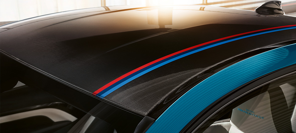 BMW M4 Coupé, M Heritage Edition, toit en carbone BMW M4 Coupé, M Heritage Edition, édition spéciale, toit en carbone avec bandes M