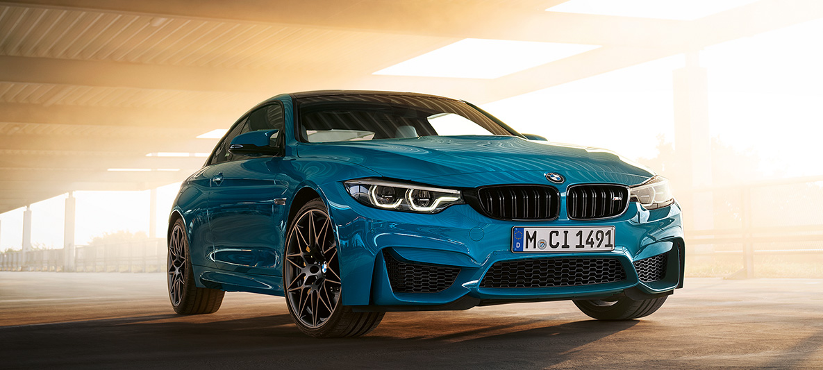 BMW M4 Coupé, M Heritage Edition, Laguna Seca Blue BMW M4 Coupé, M Heritage Edition, édition spéciale, Laguna Seca Blue