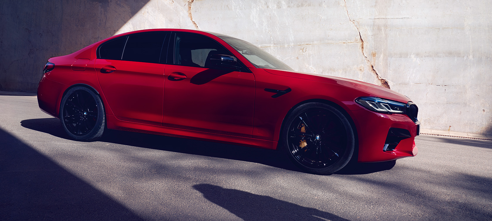 BMW M5 Competition F90 LCI restylage 2020 BMW Individual Imola Rot vue de profil