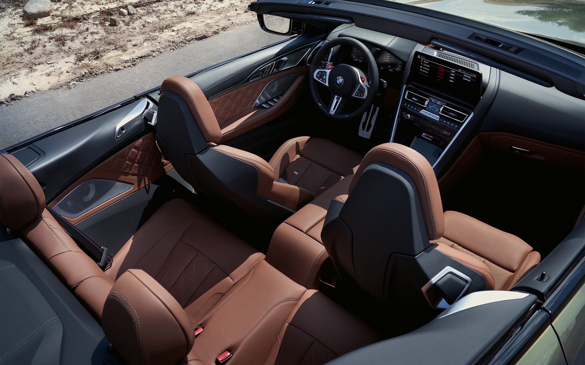 La nouvelle BMW M8 Competition Cabriolet F91 LCI restylage 2022 Intérieur sièges M sport