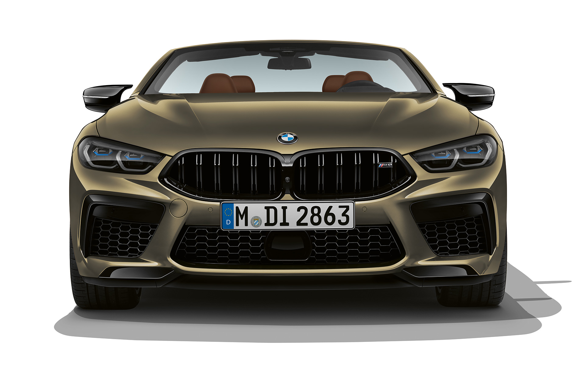 La nouvelle BMW M8 Competition Cabriolet F91 LCI restylage 2022 BMW Individual Brass metallic vue de face