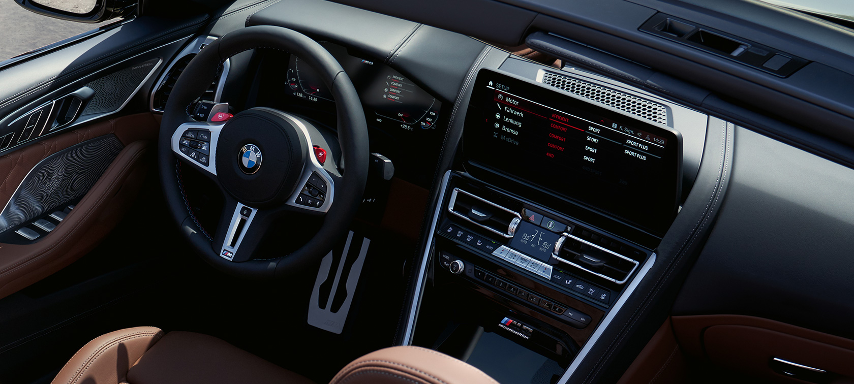 La nouvelle BMW M8 Competition Cabriolet F91 LCI restylage 2022 Poste de conduite Control Display