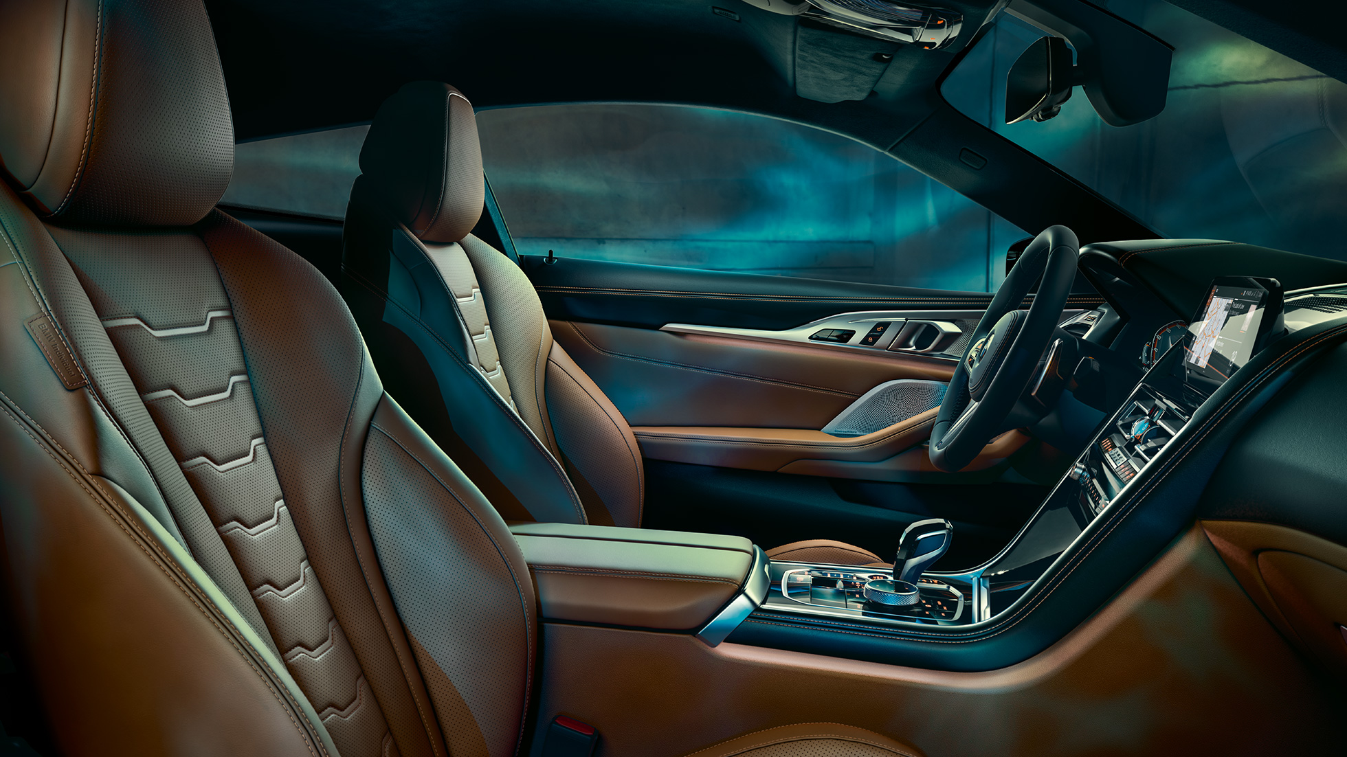 BMW M850i xDrive Coupé, intérieur G15. BMW M850i xDrive Coupé, habitacle avec sièges multifonctions avec garnissage BMW Individual en cuir étendu Merino Tartufo/Schwarz G15.