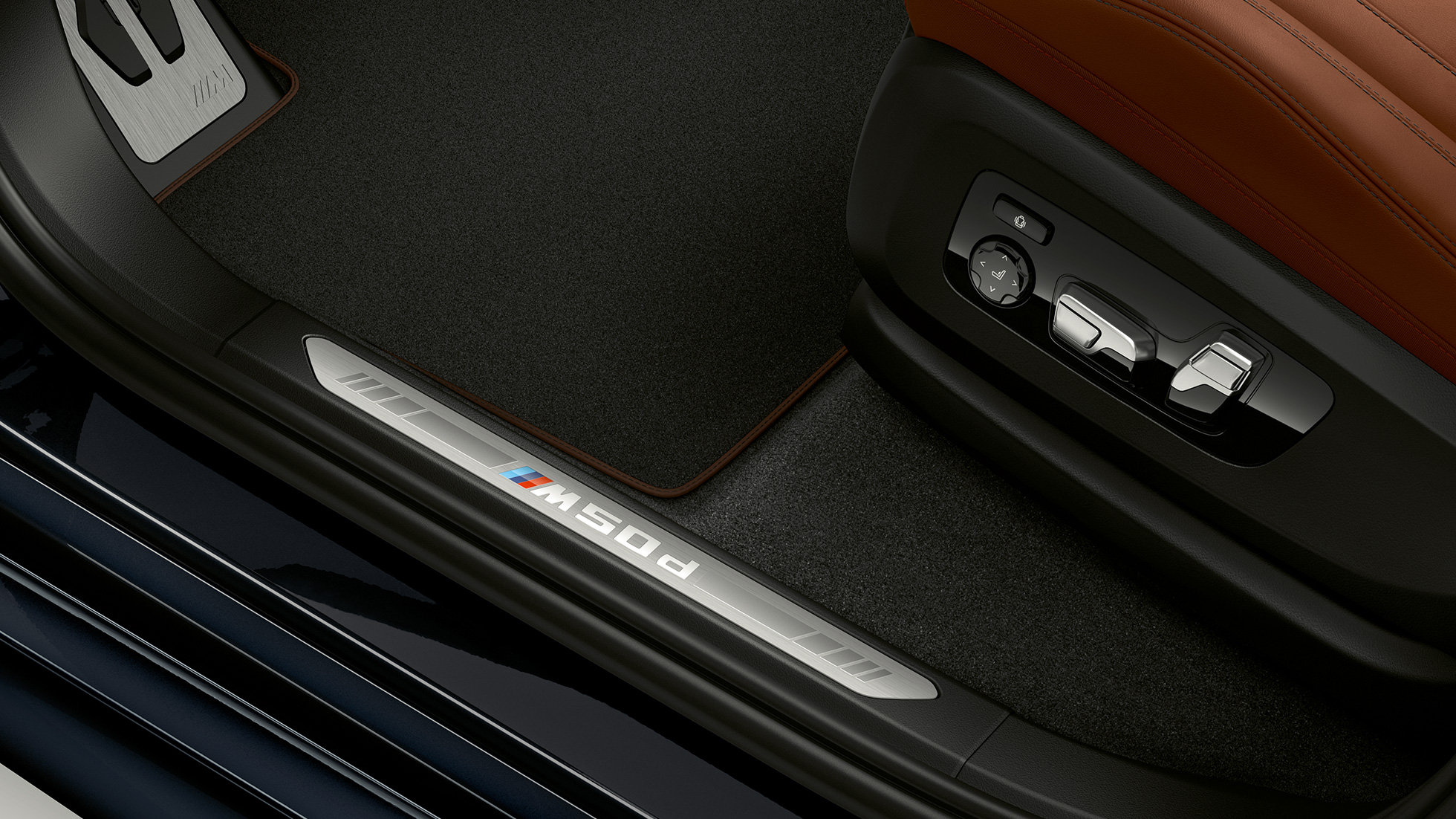 Seuils de portes avec inscription M BMW X M50i Seuils de portes avec inscription M BMW X M50i G05 intérieur