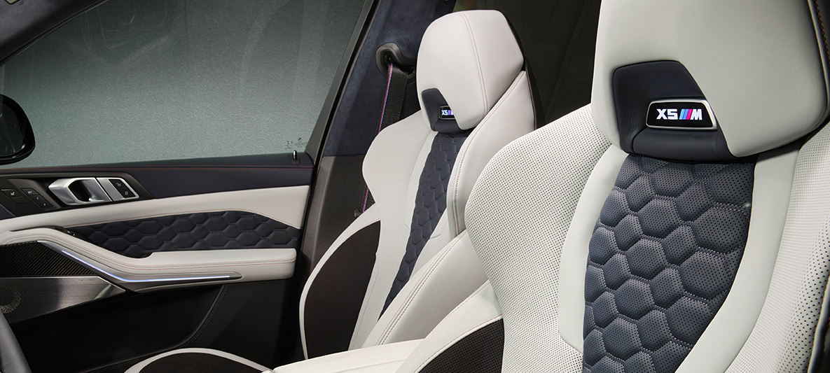 BMW X5 M SUV First Edition F95 2020 Intérieur Sièges multifonctions garnissage tout cuir mixte Merino/Alcantara Silverstone/Nachtblau BMW X5 M SUV First Edition F95 2020 Intérieur Sièges multifonctions garnissage tout cuir mixte Merino/Alcantara Silverstone/Nachtblau