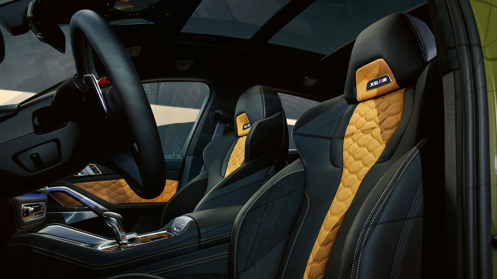Sièges M multifonctions de la BMW X6 M Competition Sièges M multifonctions de la BMW X6 M Competition, intérieur F96