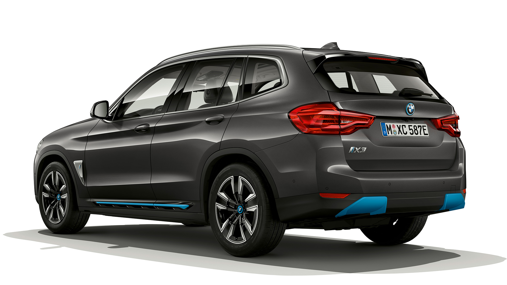 BMW iX3 G08 2020, modèle « Inspiring », vue de trois quarts arrière BMW iX3 G08 2020, modèle « Inspiring » en Sophistograu Brillianteffekt, vue de trois quarts arrière
