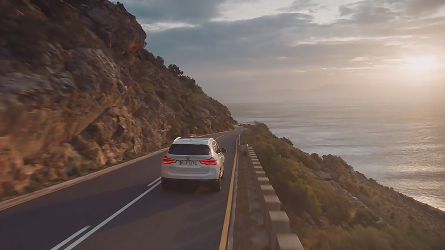 BMW iX3 SUV G08 2020, vidéo sur les systèmes d’assistance au conducteur BMW iX3 SUV G08 2020, vidéo sur les systèmes d’assistance au conducteur