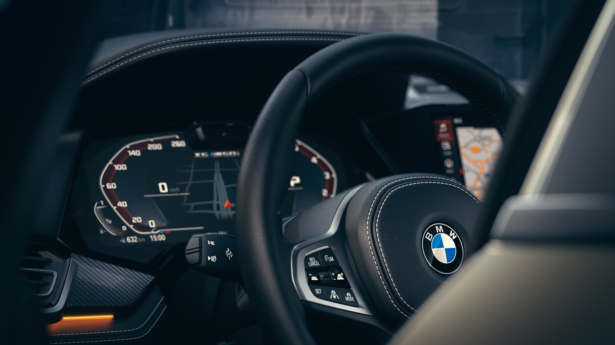 Systèmes d’assistance BMW G06. Gros plan de l’habitacle de la BMW X6 avec vue sur le combiné des instruments G06.