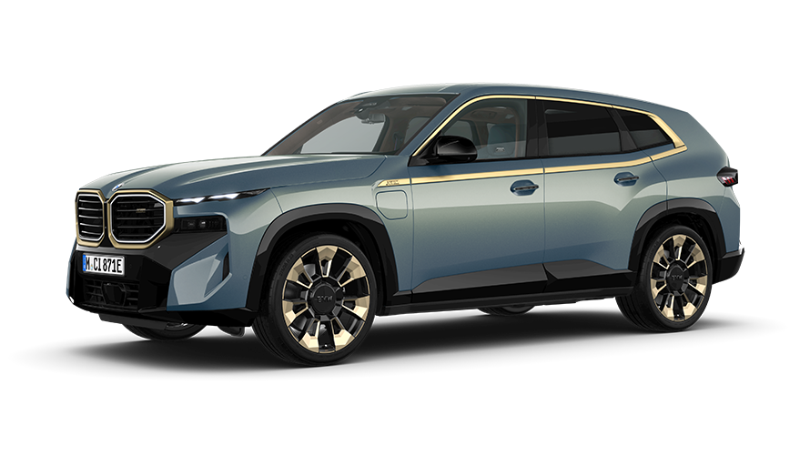 BMW XM G09 PHEV Vue de face 3/4 à l'arrêt