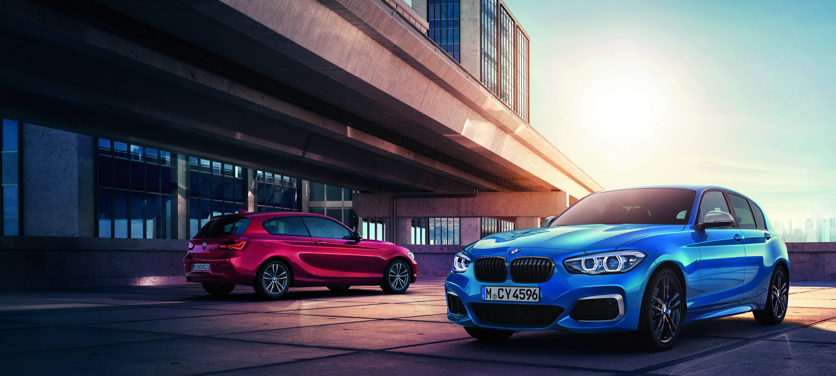 BMW Série 1 (F20) Sport et Urban Line à l’arrêt