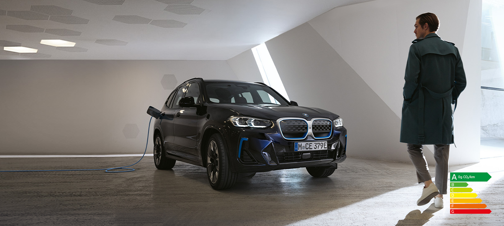BMW iX3 G08 2021 M Carbonschwarz, vue de profil