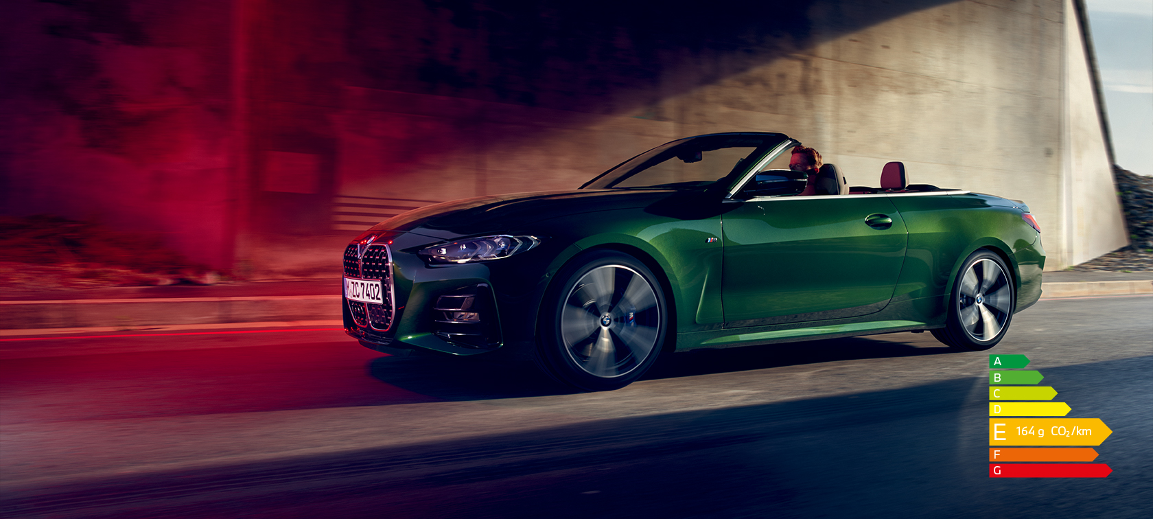 BMW Série 4 Cabriolet G23 2020 Sanremo Green metallisé, vue de trois quarts avant 