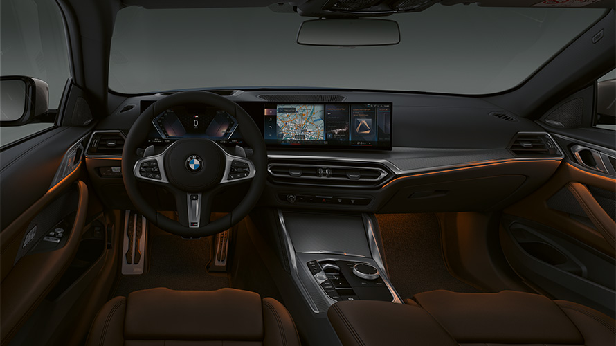 Vue du tableau de bord de la BMW Série 4 Coupé avec le Curved Display