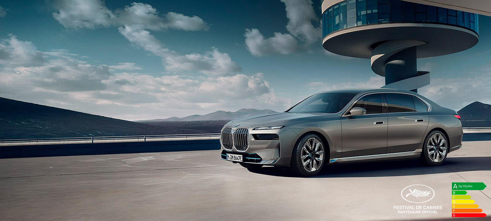 BMW i7 G70 2022 BMW Individual Oxid grey metallic vue de profil