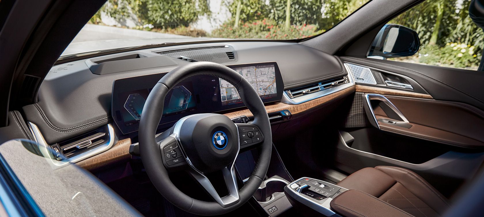BMW iX1, SUV Compact dès 46 900 € Mensualités sans apport BMW.fr