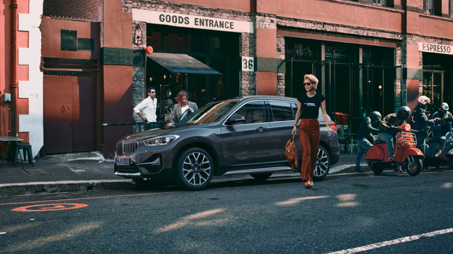 BMW X1 d'occasion, SUV, xDrive, compact, vue de coté, stationnée
